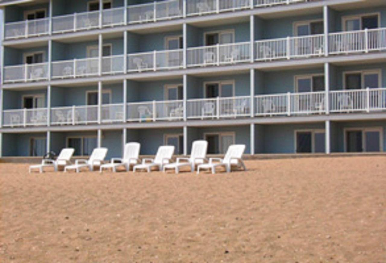 Grand Mackinaw Beachfront And Waterpark マッキノー・シティ エクステリア 写真